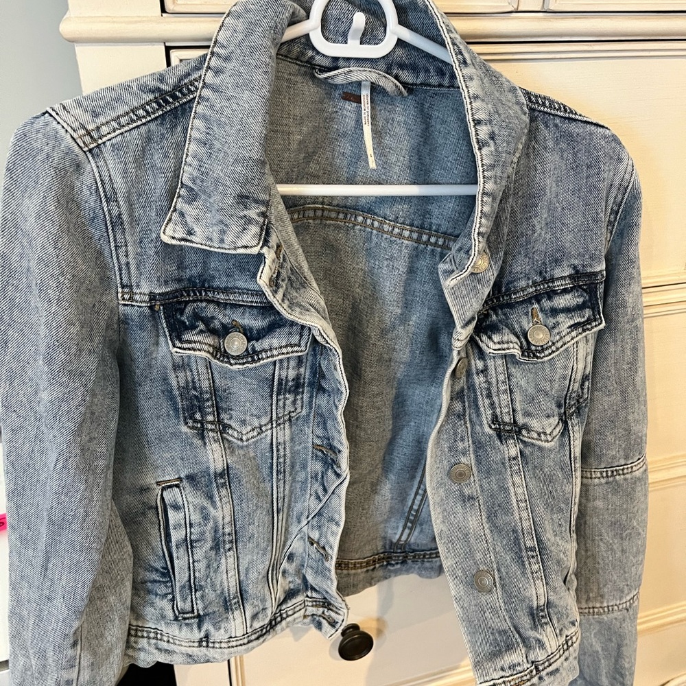 Free People Rumors Denim Jacket
Light Indigo